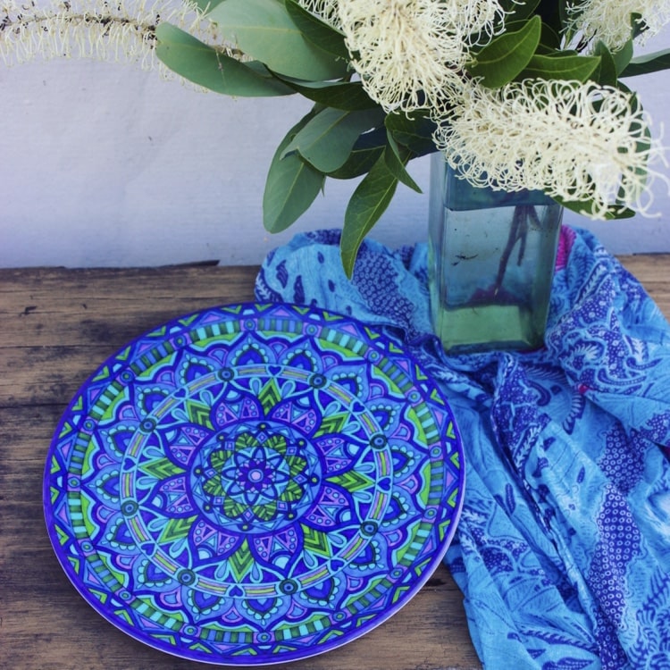 Coastal homewares for your beautiful beach house - blue and green plates